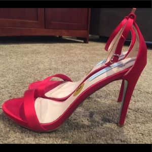 { NWOT } Red Betsy Johnson heels👠
